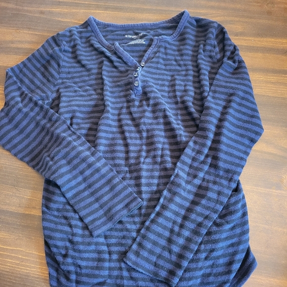 Liz Lange Tops - Blue striped maternity shirt